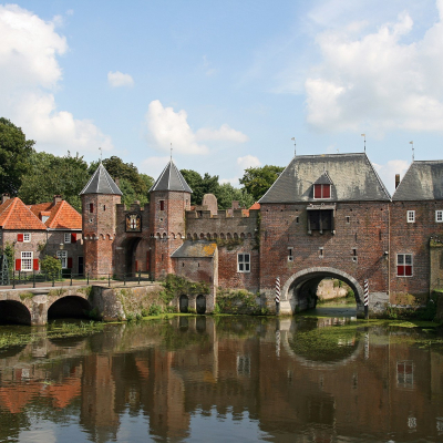 Koppelpoort Amersfoort | fotocredits: Bert - This file has been extracted from another file, CC BY 2.0, https://commons.wikimedia.org/w/index.php?curid=11420059