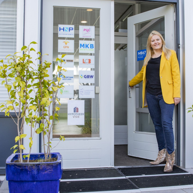 Bij Hypotheek Visie in Westland helpt Nathalie van der Hoeven je graag opweg naar de Hypotheek die bij jou past.
